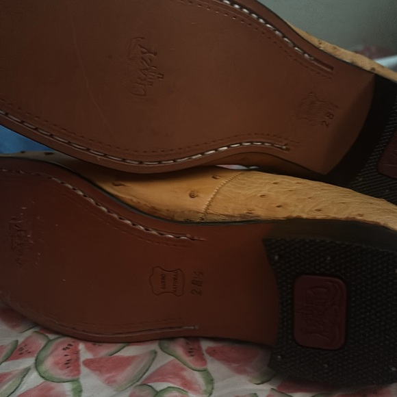 Faux ostrich leather booties - Picture 8 of 8